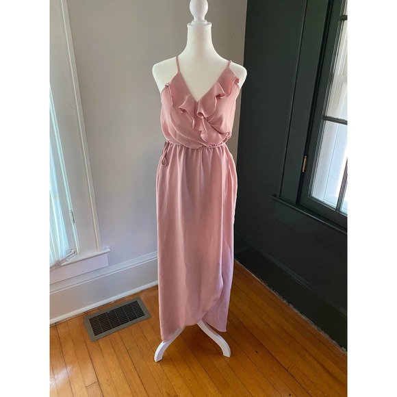 Everly Dresses & Skirts - Everly Pink ruffle maxi dress with slit Sz S